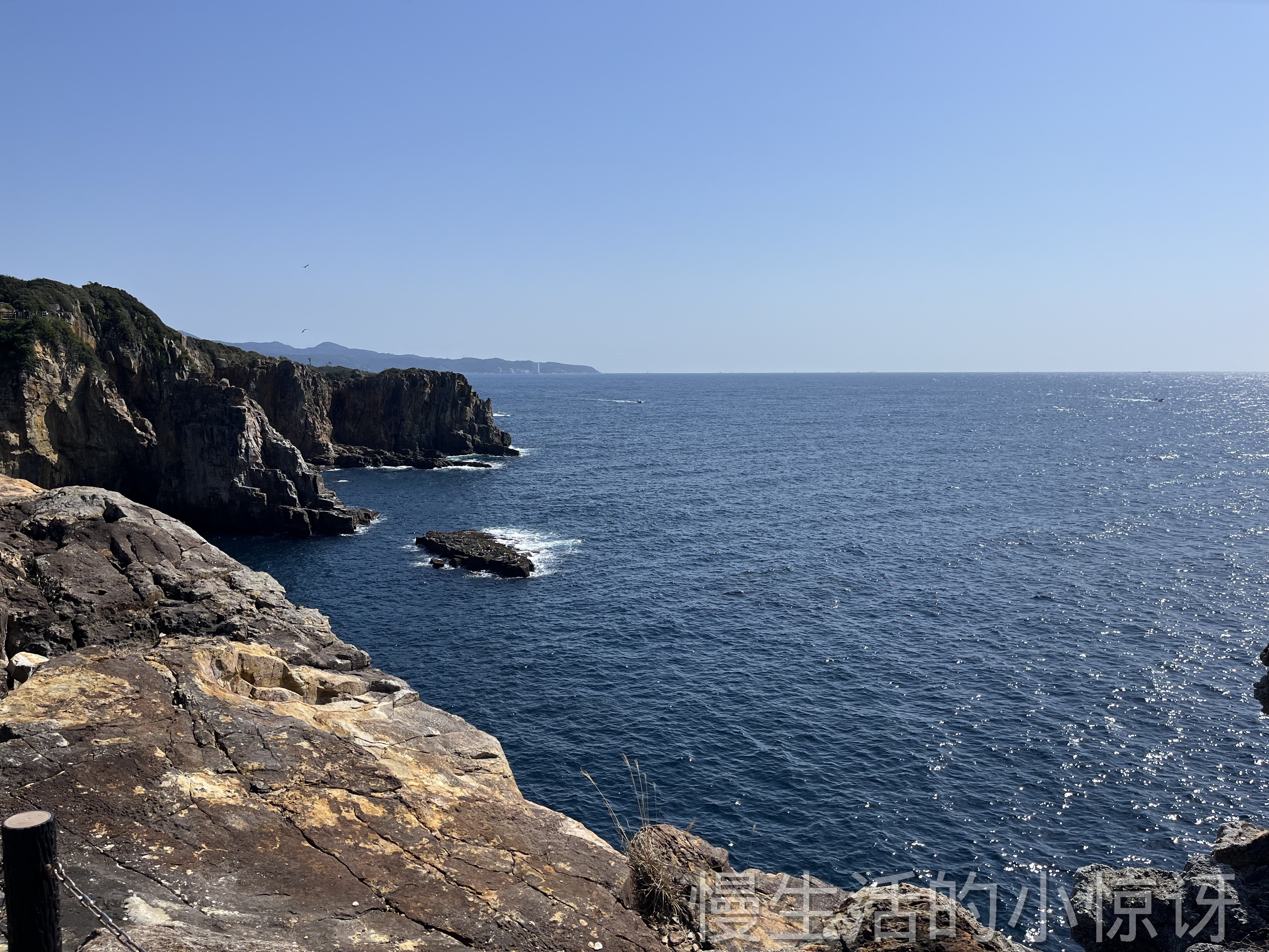 悬崖海岸全景
